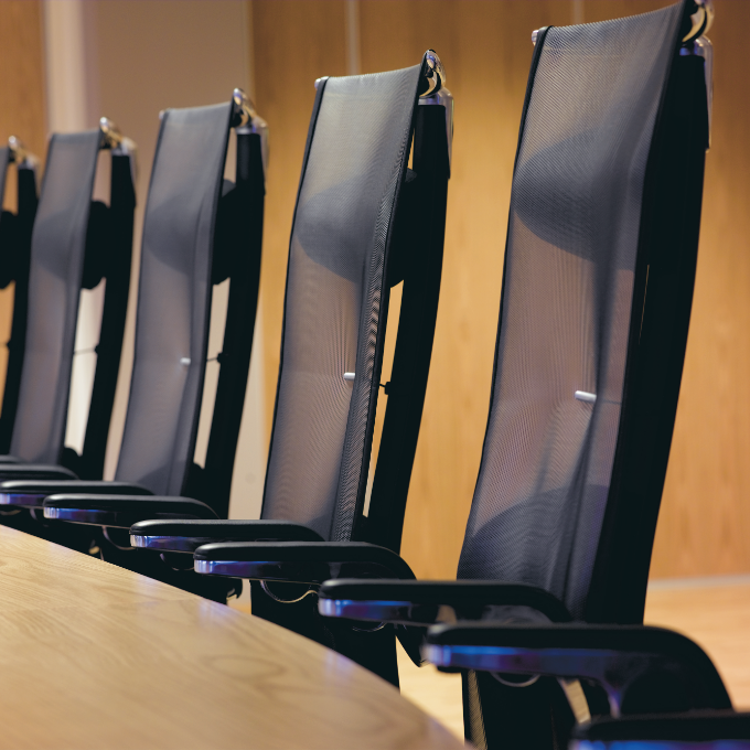 Ergonomische HAG Stühle Konferenzraum