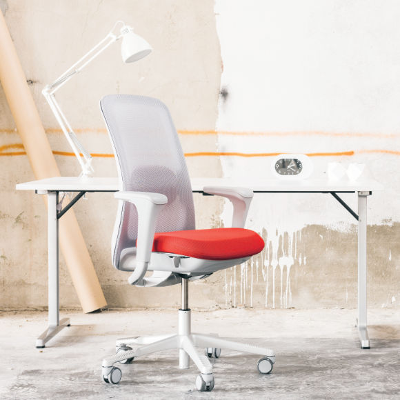 Ergonomischer HAG Stuhl am Schreibtisch
