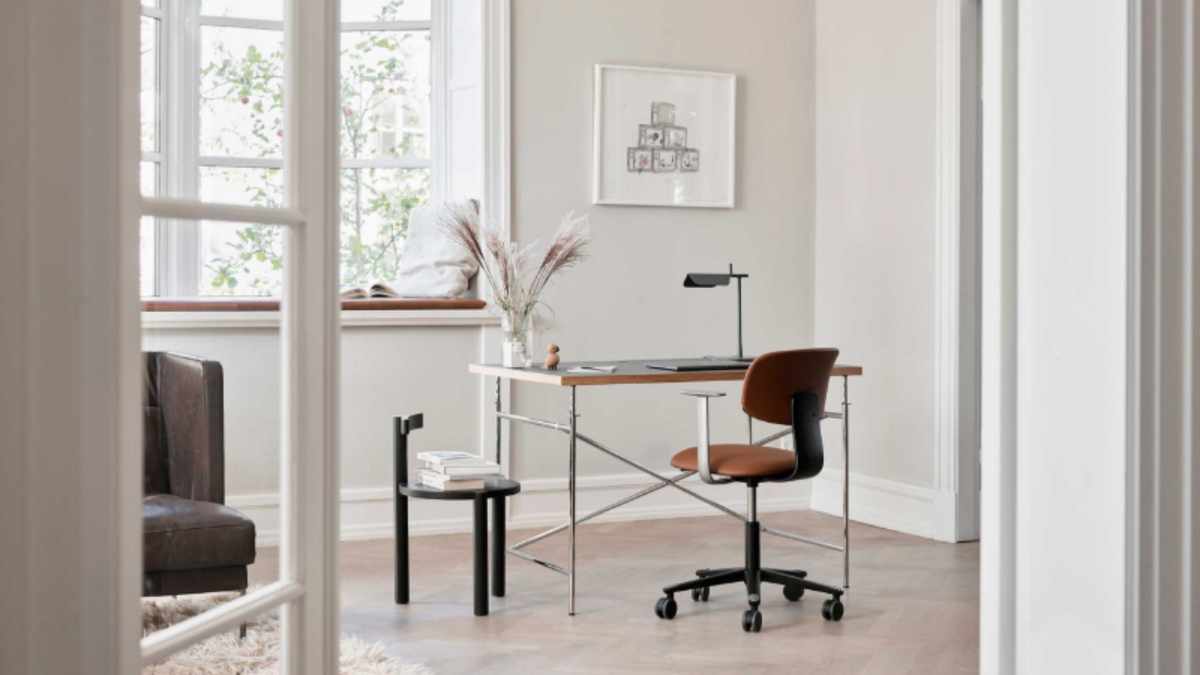 Ergonomischer HAG Stuhl am Schreibtisch